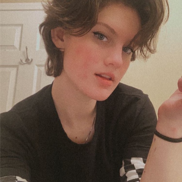 Meet your Posher, Rory - Picture 1 of 3